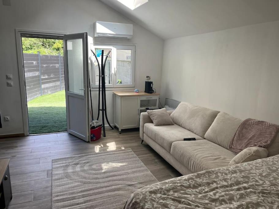Maisonnette Avec Terrasse Avec Spa Privatif Lutterbach Exteriör bild