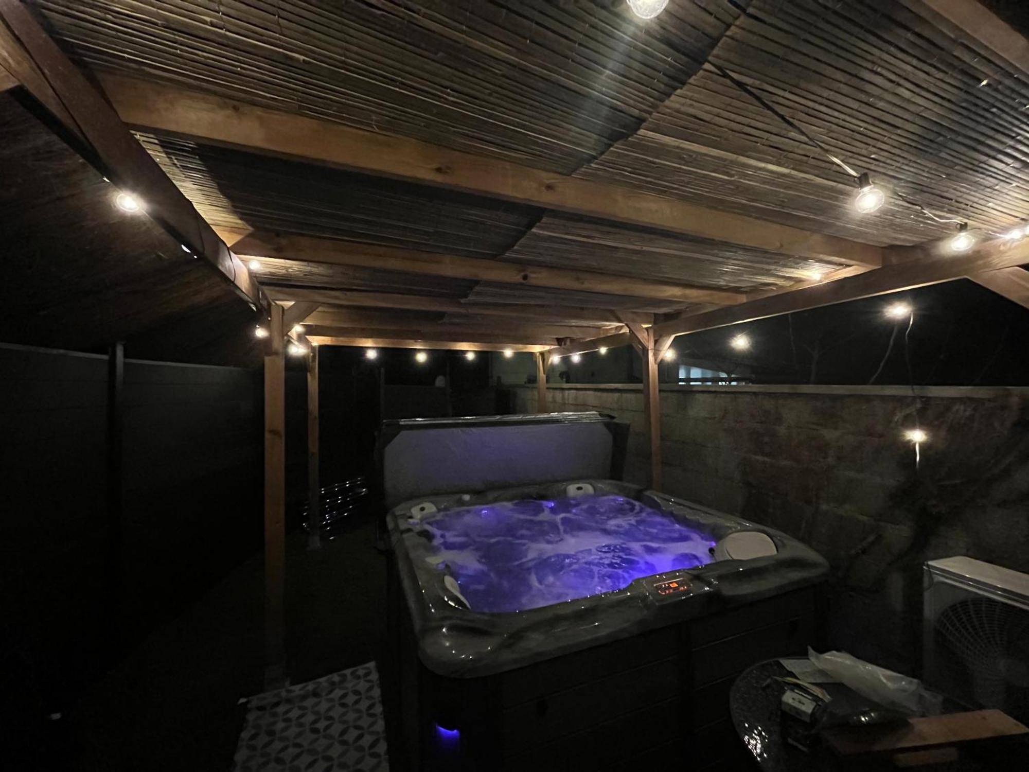 Maisonnette Avec Terrasse Avec Spa Privatif Lutterbach Exteriör bild